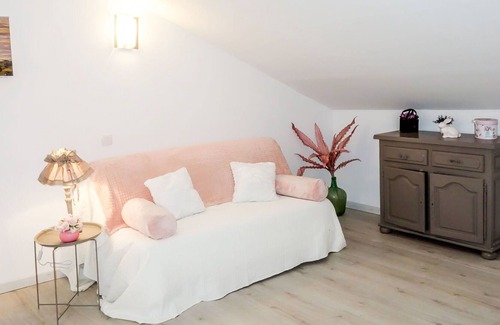 Saint-Laurent-d'Aigouze Apartamento | Hermoso apartamento con piscina privada, A/C, WIFI, TV, patio, mascotas permitida y aparcamiento