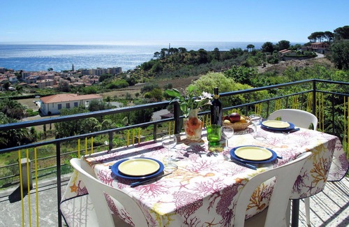 Pantai Apartamento | Acogedor apartamento para 6 personas con WIFI, TV, terraza y mascotas permitida