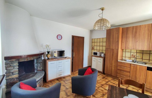 Dongo Apartamento | Hermoso apartamento para 2 personas con WIFI, piscina, jacuzzi, TV y patio