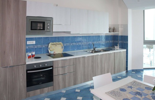 Latina Lido Apartamento | Precioso apartamento para 5 personas con WIFI, piscina, A/C, TV, balcón y mascotas permitida