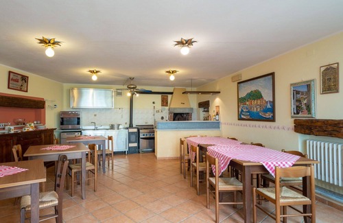 Valloria Apartamento | Bonito apartamento para 6 personas con A/C, bañera de hidromasaje, WIFI, piscina, TV y patio