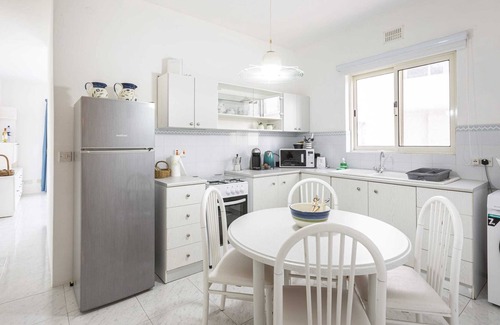 Marsalforn Apartamento | Lovely Apartment-hosted by Sweetstay