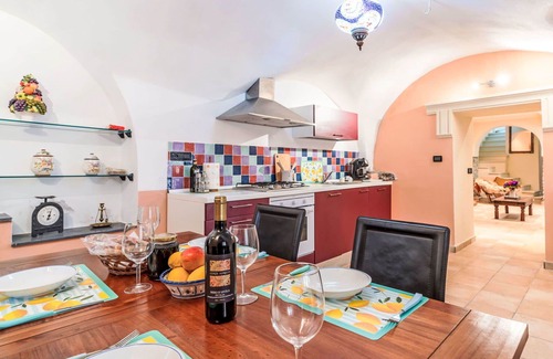 Pietrabruna Casa | Bonito apartamento en villa para 2 personas con WIFI