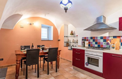 Pietrabruna Casa | Bonito apartamento en villa para 2 personas con WIFI