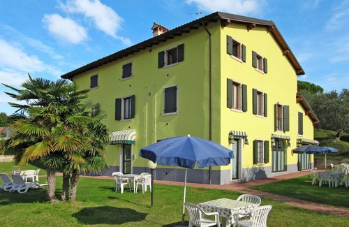 Bardolino Villa | Hermoso apartamento en villa para 4 personas con WIFI, piscina, A/C, TV y vista panorámica