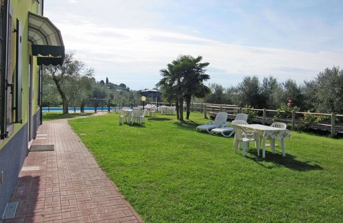 Bardolino Villa | Hermoso apartamento en villa para 4 personas con WIFI, piscina, A/C, TV y vista panorámica