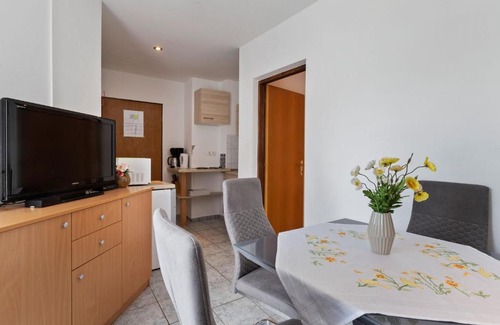 Jadranovo Apartamento | Lovely Apartment in Jadranovo near Town Center