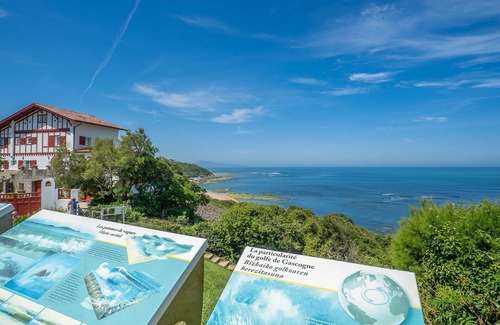 Guethary Casa | Acogedor apartamento en villa para 6 personas con piscina, WIFI, TV y terraza
