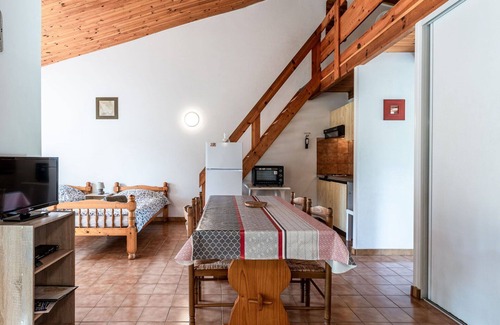 Sagone Casa | Precioso apartamento en villa para 6 personas con TV, terraza y mascotas permitida