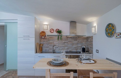 Eden Beach Villa | Acogedor apartamento en villa para 3 personas con piscina, A/C, WIFI, TV y patio
