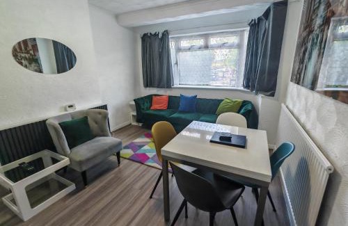 Borehamwood Apartamento | Lovely Apartment With Private Garden & Parking