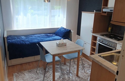 Finkenwerder Apartamento | Lovely apartment with WiFi in vibrant Finkenwerder Center mit parkplatz