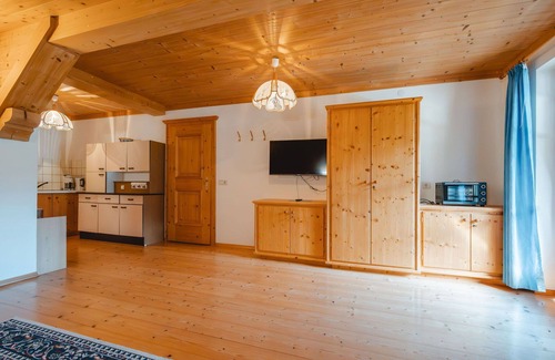 Sankt Martin bei Lofer Villa | Hermoso apartamento en villa para 2 personas con TV, balcón y mascotas permitida