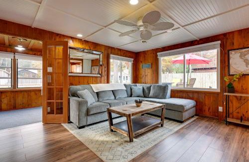 Au Gres Casa | Lovely Au Gres Cottage with Hot Tub Walk to Beach!