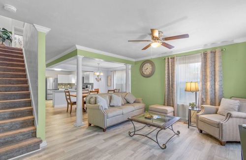 East Ocean View Casa | Lovely Beach House -Ocean Duplex
