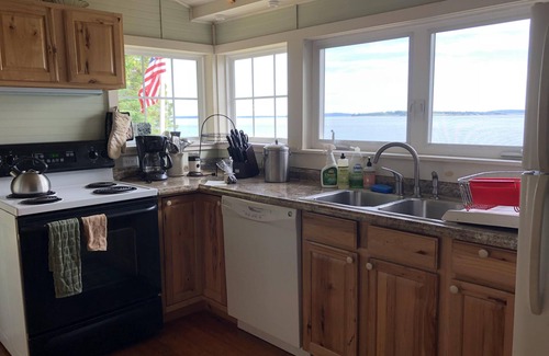 Brooksville Cabaña | Preciosa Cape Rosier Waterfront Cottage