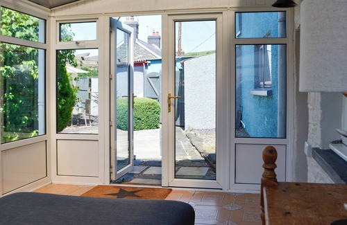 Tregaron Cabaña | Lovely chocolate box cottage in the heart of the Cambrian Mountains.
