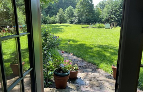 Rye Valley Casa | Lovely cottage by stream with caboose and covered bridge over trout stream