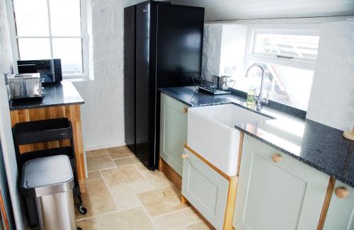 Mabe Casa | Lovely cottage with private garden