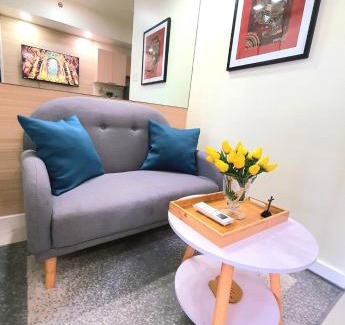 Kapitolyo Apartamento | Lovely, Cozy One Bedroom with Wi-fi Pool in Pasig