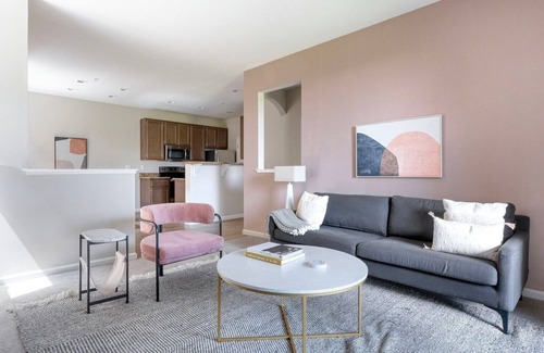 Sunnyvale West Apartamento | Lovely Cupertino 1BR w/ A/C, Gym & W/D, nr Shops, by Blueground