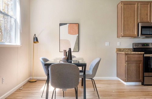 Sunnyvale West Apartamento | Lovely Cupertino 1BR w/ A/C, Gym & W/D, nr Shops, by Blueground