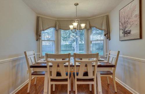 Decatur Casa | Lovely Decatur Home with Yard about 6 Mi to Town!