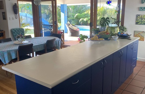 City Beach Casa | Lovely family home close to beach, opposite large parkland.