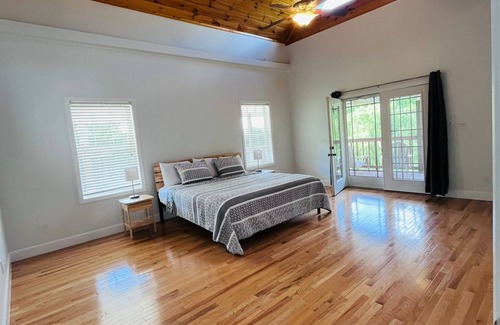 Wears Valley Otro | Lovely Farmhouse with beautiful views