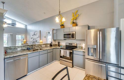 Lake Mary Casa | Lovely Florida Retreat with Lanai 5 Mi to Riverwalk