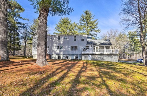 Freehold Casa | Lovely Freehold Home w/ Deck, 16 Mi to Slopes