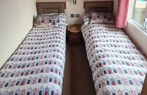 Montrose Casa | Lovely Holiday Home; Close to beach / local amenities - SouthLinks Holiday Park