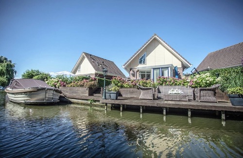 Medemblik Casa | casa de vacaciones con embarcadero