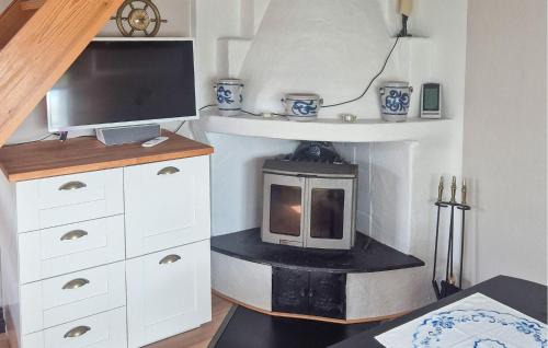 Bettna Casa | Lovely Home In Bettna With Kitchen