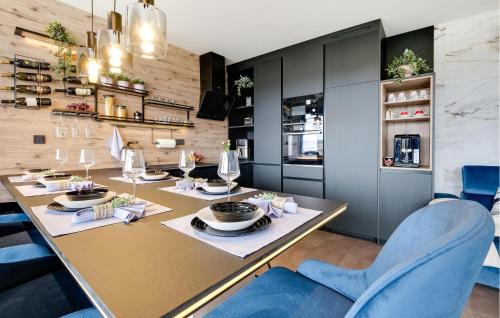 Sveti Ivan Zelina Casa | Lovely Home In Dubovec Bisaski