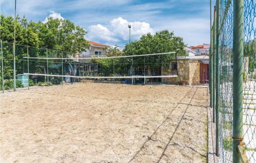 Rogoznica Casa | Lovely Home In Rogoznica With Jacuzzi