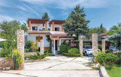 Rogoznica Casa | Lovely Home In Rogoznica With Jacuzzi