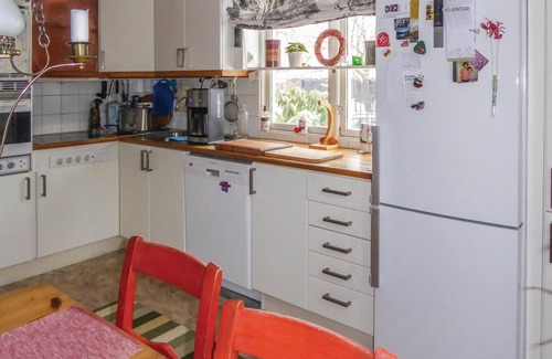 Spanga - Tensta Casa | Impresionante casa en Spånga con cocina