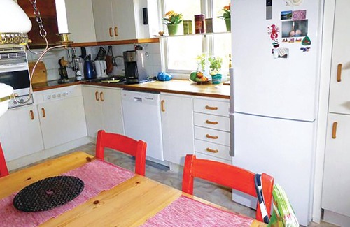 Spanga - Tensta Casa | Impresionante casa en Spånga con cocina