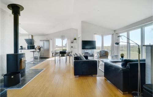 Vorupør Casa | Lovely Home In Thisted With Kitchen