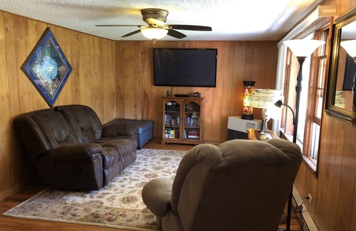 Weaverville Otro | Lovely home on 136acre, 13 Miles from North Asheville. 6 miles from BR Parkway