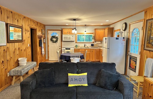 Wayne Casa | Lovely Home on Androscoggin Lake