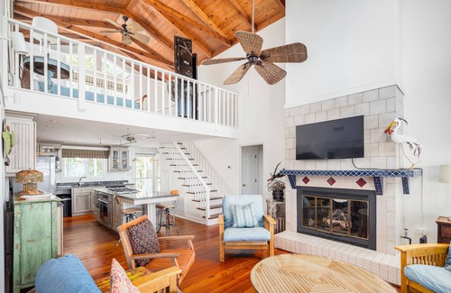 Folly Beach Casa | Preciosa casa en aguas profundas / muelle / paseo a la playa / mascotas consideradas.