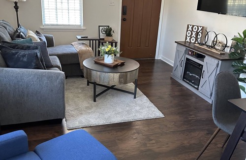 Natchez Casa | Lovely home, sleep six, quiet area, lots of family games, large yard