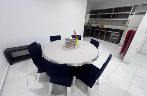 Taman Setia Indah Casa | Lovely Homestay Austin Setia Indah 911