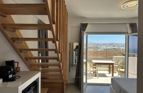 Fira Hotel | Lovely Hot-L