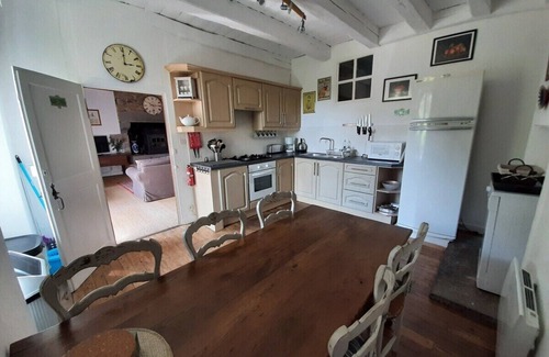 Saint-Helen Casa | La casa rural en Saint-Hélen posee 3 dormitorio(s) y capacidad para 6 personas