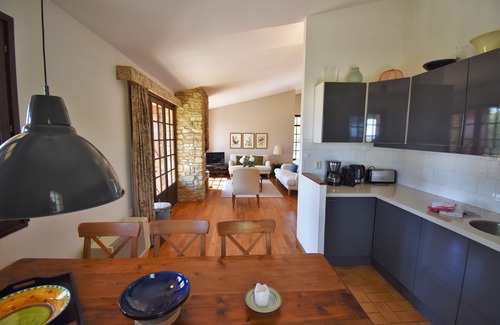 Daglan Casa | Encantadora casa y estudio independiente con piscina privada enclavada en el bosque