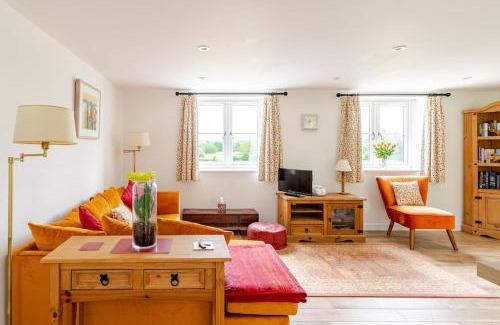 Five Oak Green Casa | Lovely Kent cottage with rural Medway views