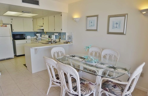 Englewood Villa | ¡Este gran pequeño condominio encantador tiene una gran vista del canal! A1113MB